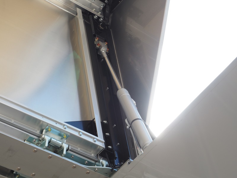 いすゞ ギガ ウイング車 大型 2PG-CYJ77C 年式 H30[写真13]