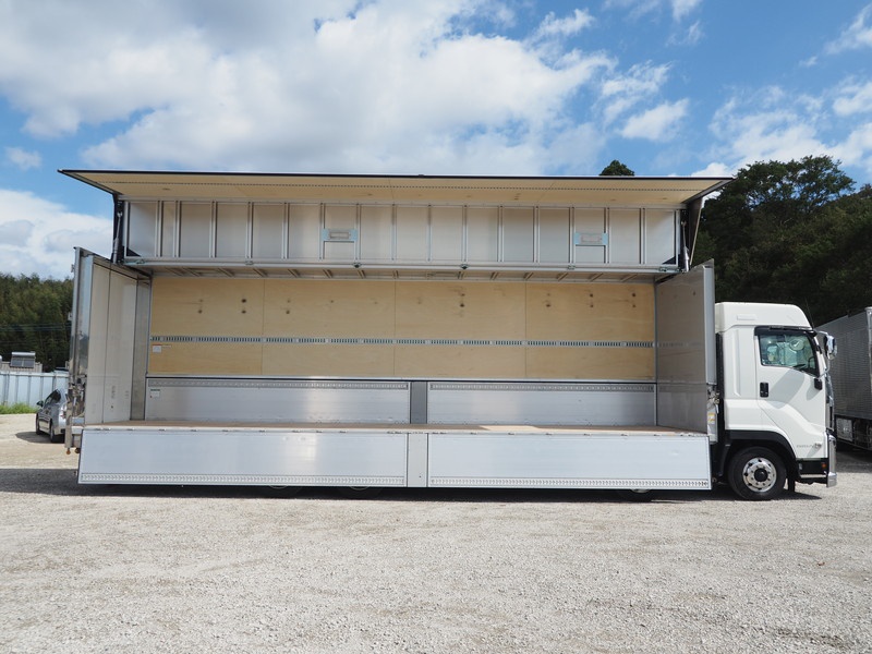 いすゞ ギガ ウイング車 大型 2PG-CYJ77C 年式 H30[写真11]