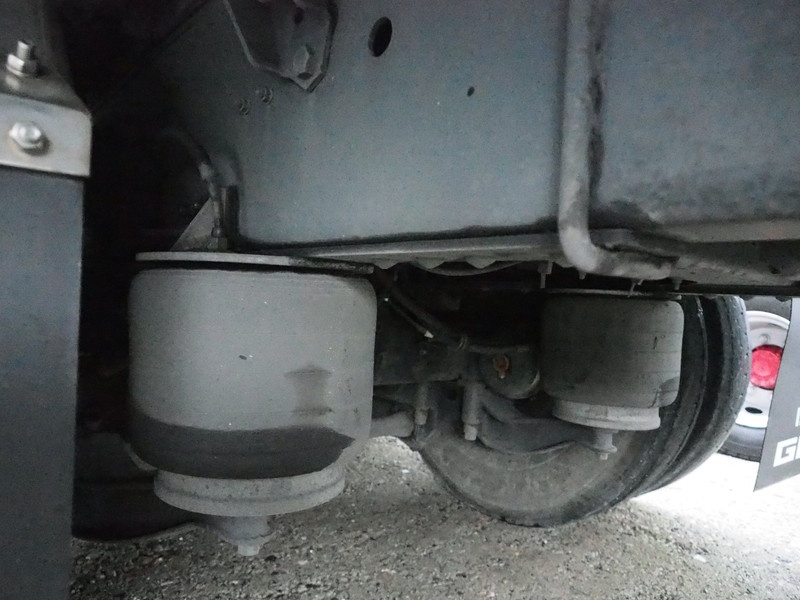 いすゞ ギガ ウイング車 大型 LKG-CYL77A 年式 H23[写真20]