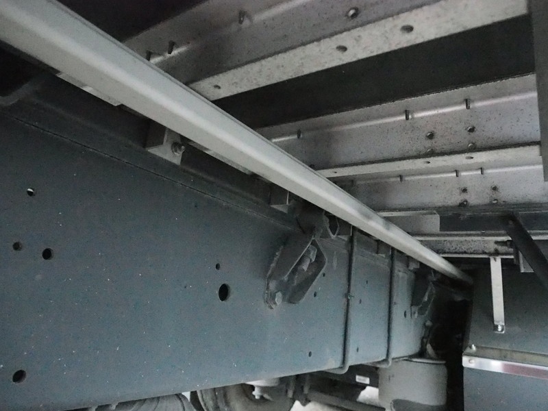 いすゞ ギガ ウイング車 大型 LKG-CYL77A 年式 H23[写真22]