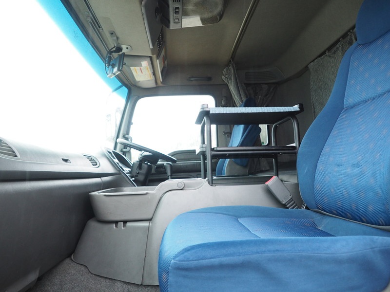 いすゞ ギガ ウイング車 大型 LKG-CYL77A 年式 H23[写真16]