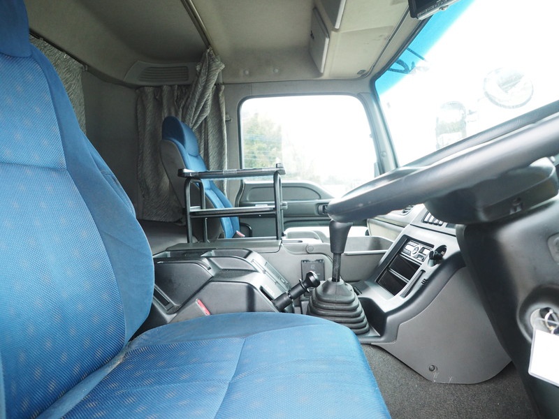 いすゞ ギガ ウイング車 大型 LKG-CYL77A 年式 H23[写真13]