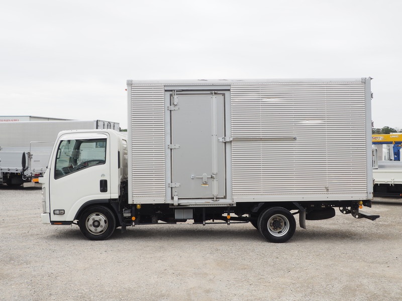 いすゞ エルフ バン車 小型 TKG-NLR85AN 年式 H25[写真10]