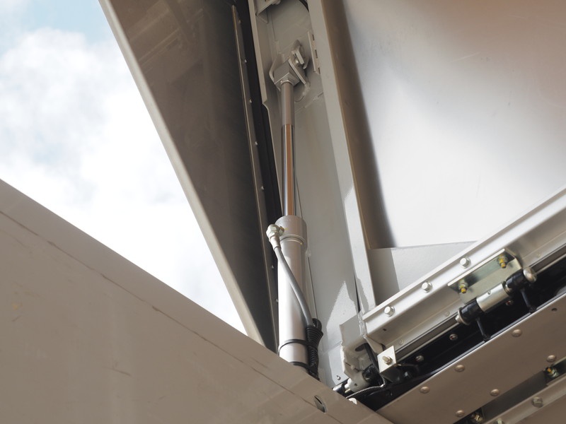 いすゞ フォワード ウイング車 中型 TKG-FRR90T2 年式 H27[写真24]