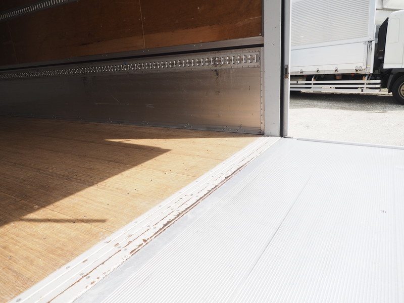 いすゞ フォワード ウイング車 中型 TKG-FRR90T2 年式 H27[写真34]