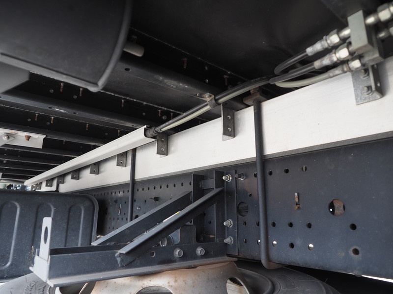 いすゞ フォワード ウイング車 中型 TKG-FRR90T2 年式 H27[写真42]