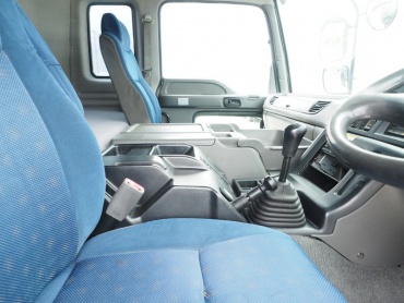 いすゞ ギガ ウイング車 大型 PDG-CYJ77W8 年式 H22 [写真15]