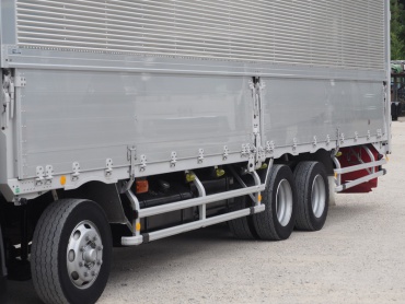 いすゞ ギガ ウイング車 大型 PDG-CYJ77W8 年式 H22 [写真08]