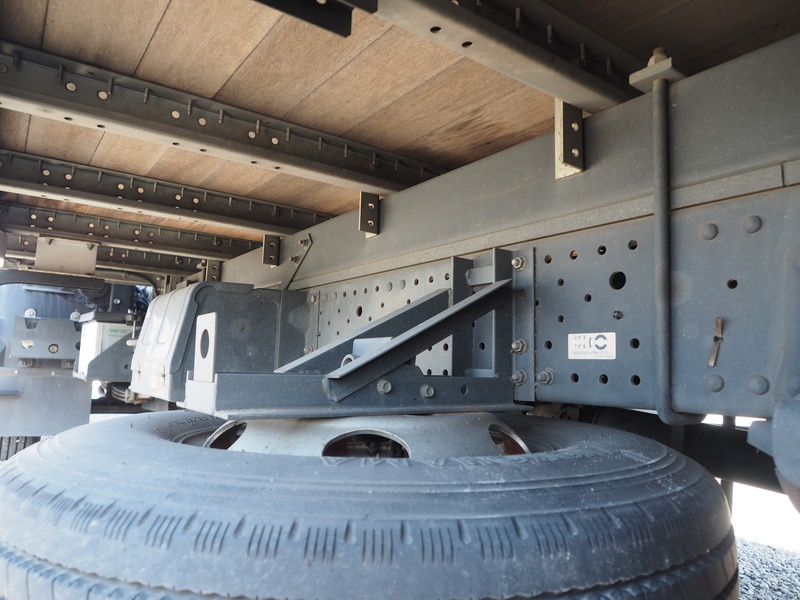 いすゞ エルフ バン車 小型 SKG-NPR85YN 年式 H23[写真21]