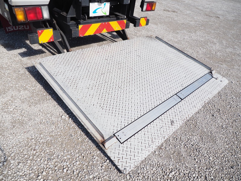 いすゞ エルフ バン車 小型 SKG-NPR85YN 年式 H23[写真13]