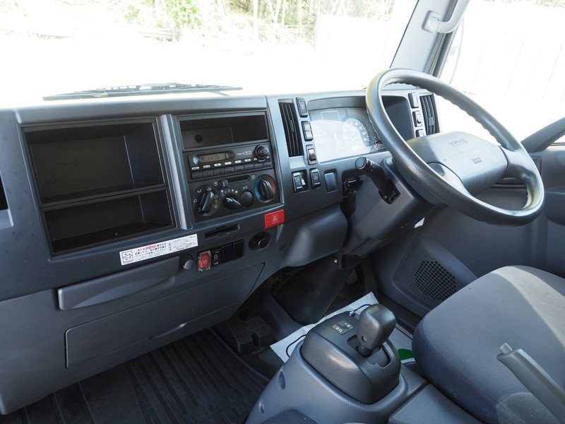 いすゞ エルフ バン車 小型 BKG-NMR85AN 年式 H23[写真19]