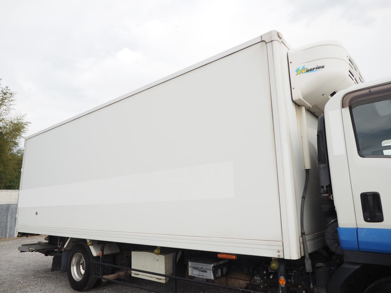 いすゞ フォワード 冷凍バン 中型 TKG-FRR90T2 年式 H25[写真07]