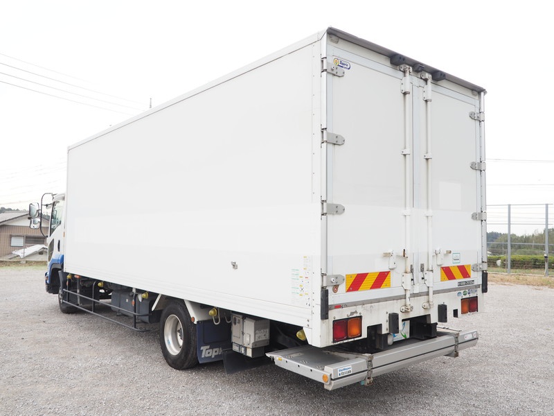 いすゞ フォワード 冷凍バン 中型 TKG-FRR90T2 年式 H25[写真06]