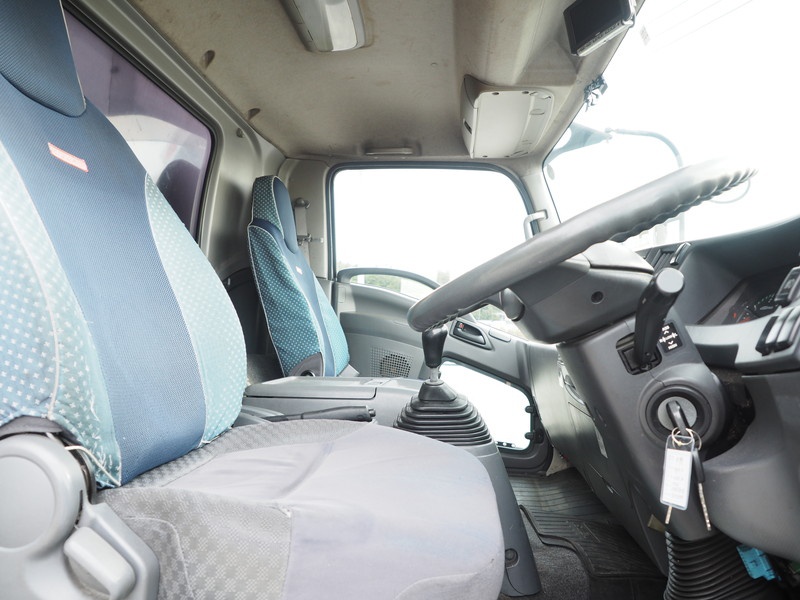 いすゞ フォワード 冷凍バン 中型 TKG-FRR90T2 年式 H25[写真18]