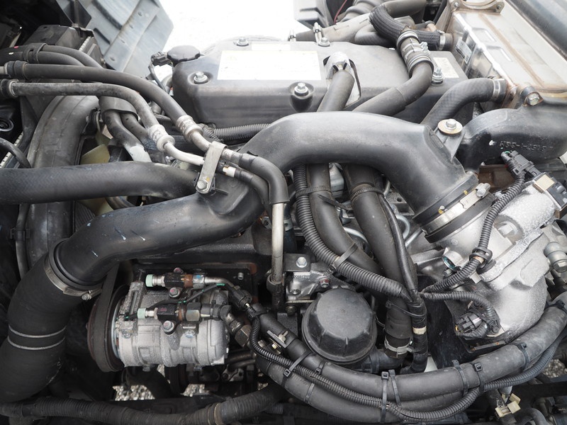 いすゞ フォワード 冷凍バン 中型 TKG-FRR90T2 年式 H25[写真31]