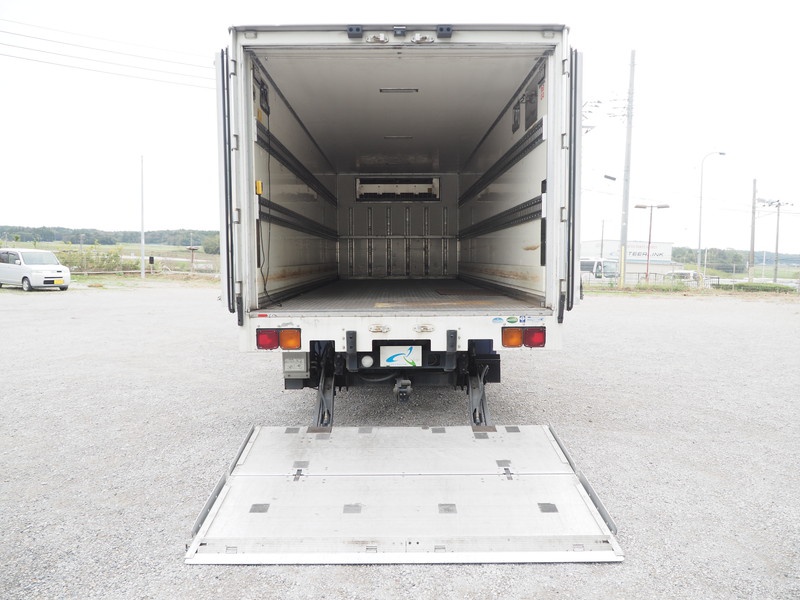 いすゞ フォワード 冷凍バン 中型 TKG-FRR90T2 年式 H25[写真17]