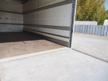 いすゞ エルフ バン車 小型 BKG-NMR85AN 年式 H23 [写真13]