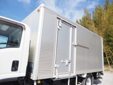 いすゞ エルフ バン車 小型 BKG-NMR85AN 年式 H23 [写真07]