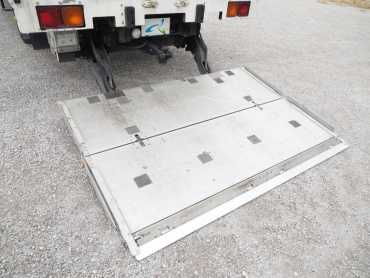 いすゞ フォワード 冷凍バン 中型 TKG-FRR90T2 年式 H25 [写真15]