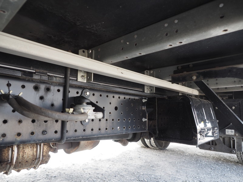 いすゞ エルフ ウイング車 小型 TKG-NPR85AN 年式 H24[写真28]