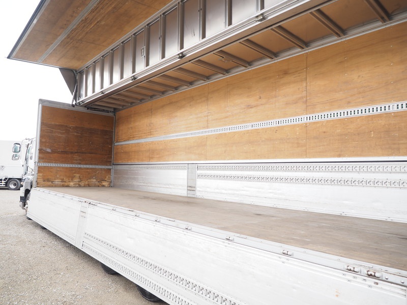 いすゞ ギガ ウイング車 大型 LKG-CYJ77A 年式 H23[写真14]