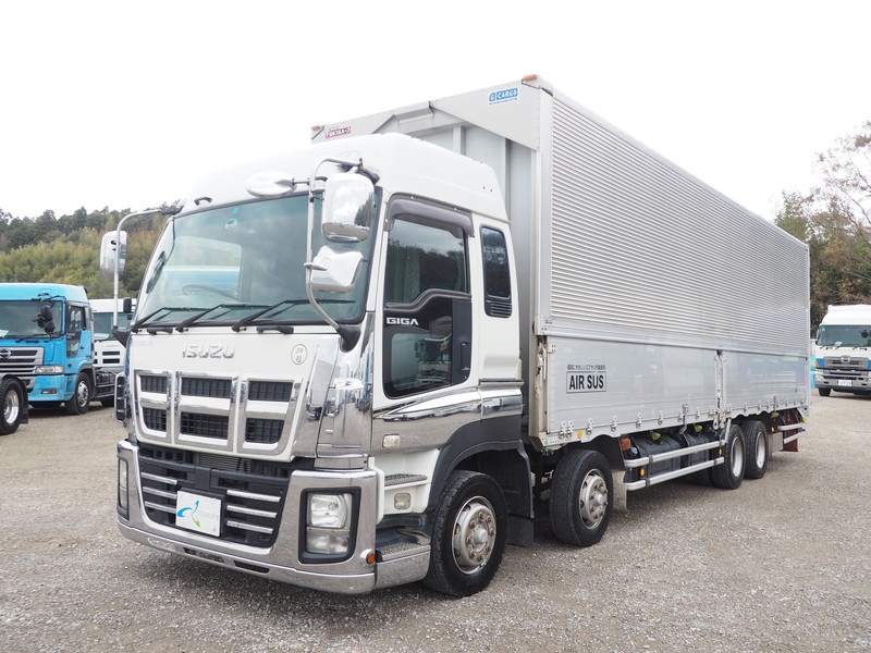 いすゞ ギガ ウイング車 大型 LKG-CYJ77A 年式 H23[写真01]