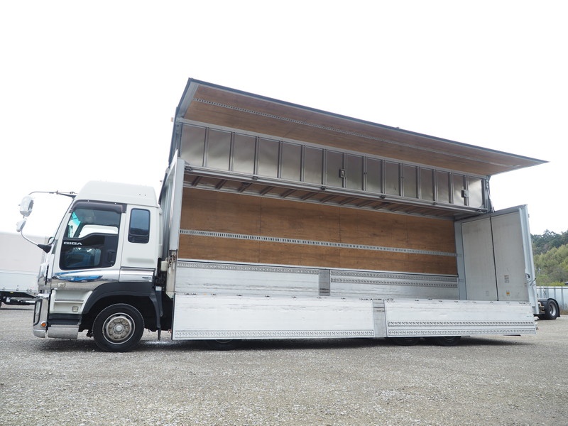 いすゞ ギガ ウイング車 大型 LKG-CYJ77A 年式 H23[写真11]