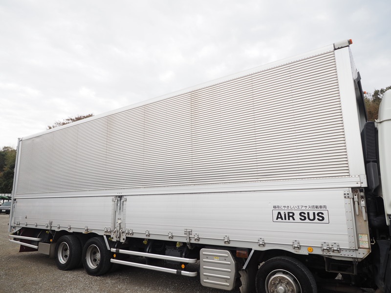 いすゞ ギガ ウイング車 大型 LKG-CYJ77A 年式 H23[写真06]
