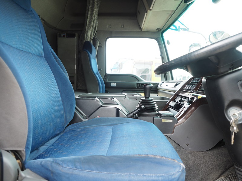 いすゞ ギガ ウイング車 大型 LKG-CYJ77A 年式 H23[写真23]