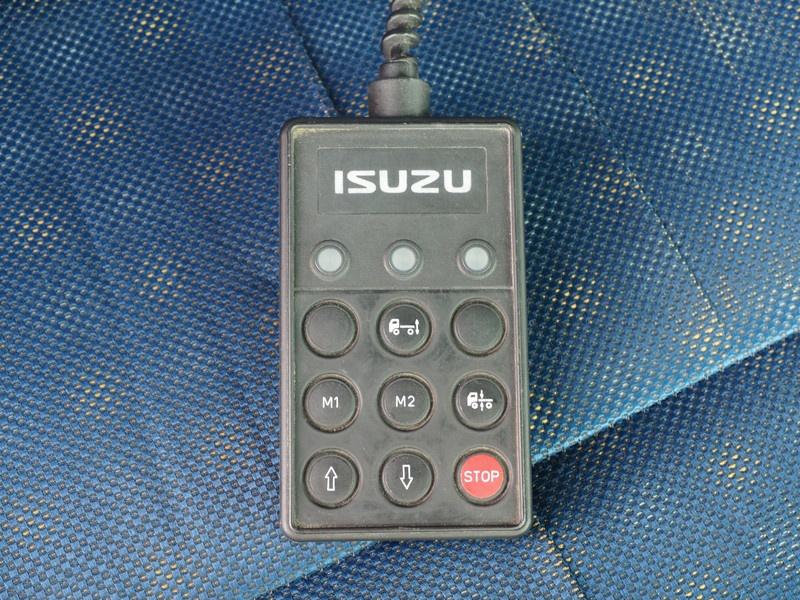 いすゞ ギガ ウイング車 大型 LKG-CYJ77A 年式 H23[写真28]