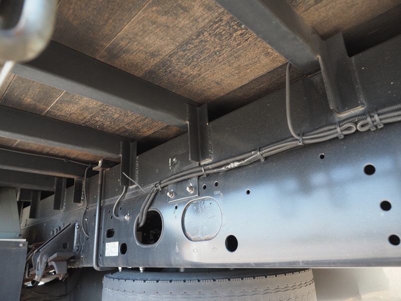 いすゞ フォワード 平ボディ 中型 TKG-FRR90S2 年式 H26[写真27]