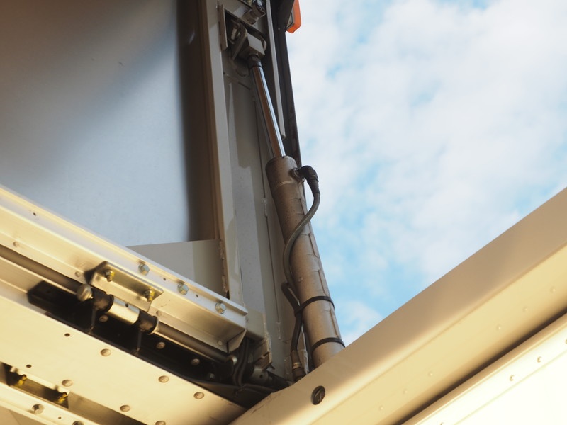 いすゞ エルフ ウイング車 小型 SKG-NPR85YN 年式 H25[写真14]