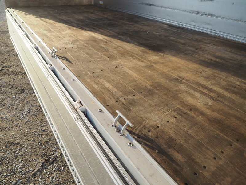 いすゞ エルフ ウイング車 小型 SKG-NPR85YN 年式 H25[写真18]