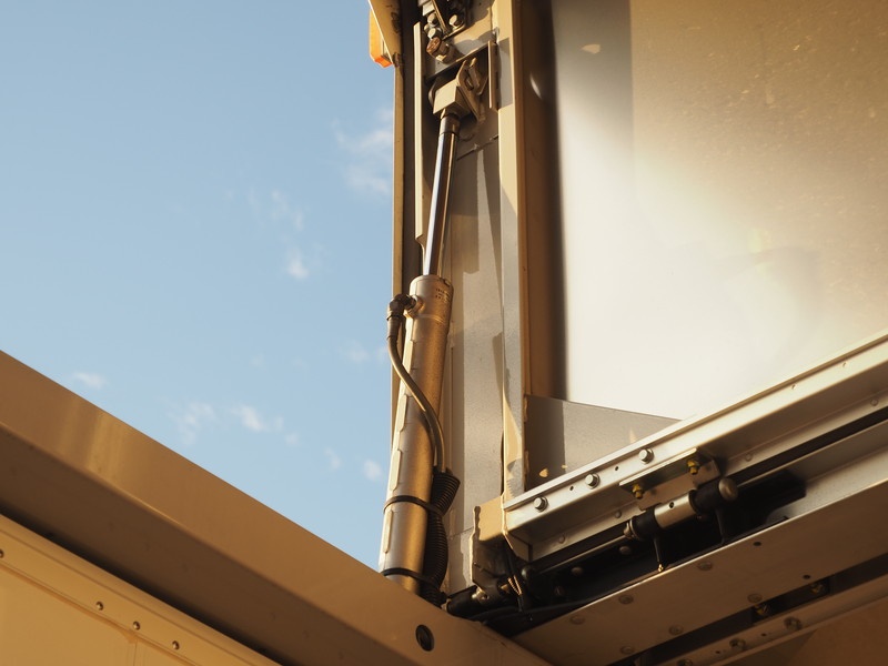 いすゞ エルフ ウイング車 小型 SKG-NPR85YN 年式 H25[写真10]