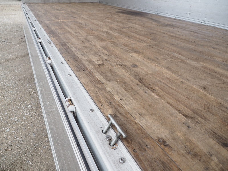 いすゞ フォワード ウイング車 中型 PKG-FRR90T2 年式 H20[写真17]