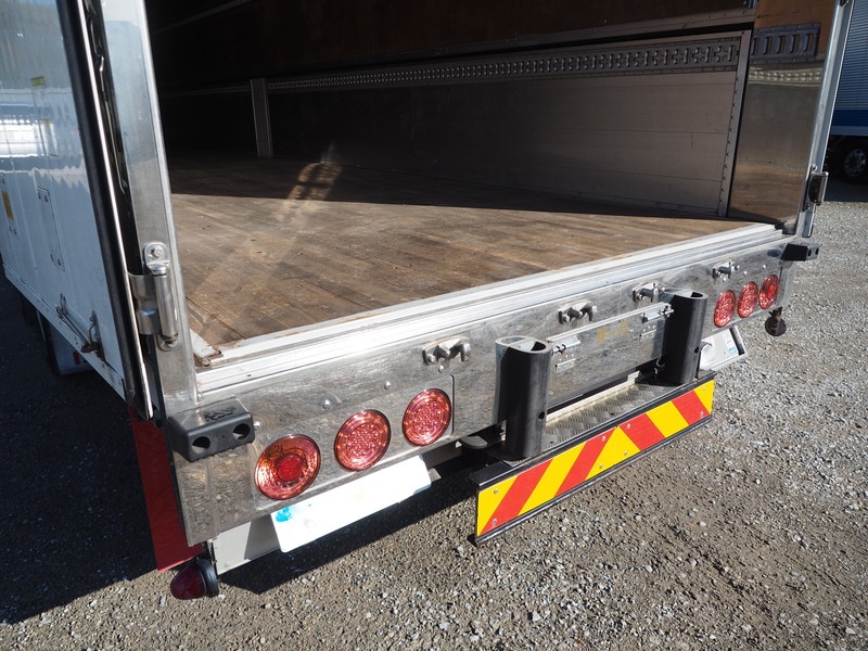 いすゞ ギガ ウイング車 大型 QKG-CYJ77A 年式 H25[写真23]