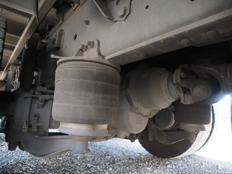 いすゞ ギガ ウイング車 大型 QKG-CYJ77A 年式 H25[写真39]