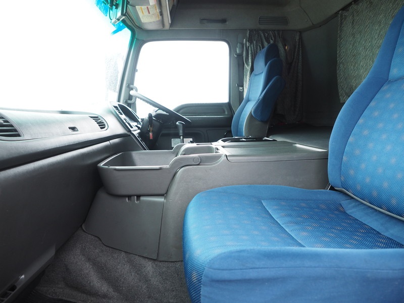 いすゞ ギガ ウイング車 大型 QKG-CYJ77A 年式 H27[写真30]