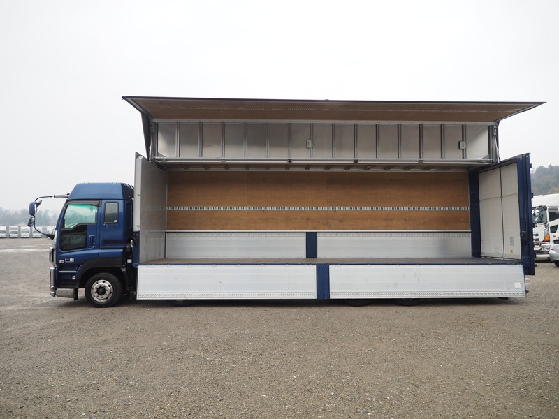 いすゞ ギガ ウイング車 大型 QKG-CYJ77A 年式 H27[写真12]