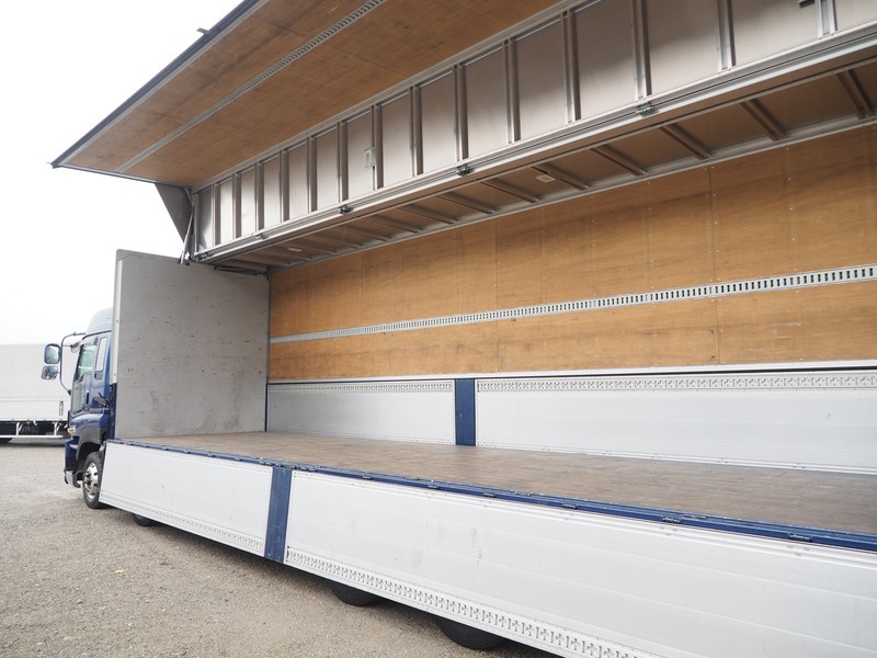 いすゞ ギガ ウイング車 大型 QKG-CYJ77A 年式 H27[写真15]