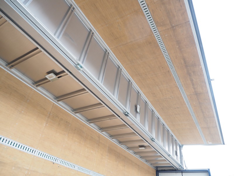 いすゞ ギガ ウイング車 大型 QKG-CYJ77A 年式 H27[写真17]