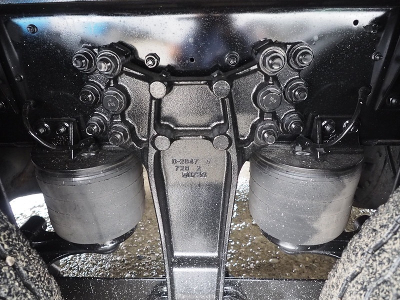 いすゞ ギガ ウイング車 大型 QKG-CYJ77A 年式 H27[写真35]