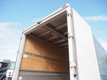 三菱ふそう ファイター ウイング車 中型 SKG-FK64F 年式 H23 [写真22]