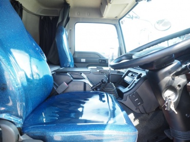 いすゞ ギガ ウイング車 大型 QKG-CYJ77A 年式 H25 [写真30]