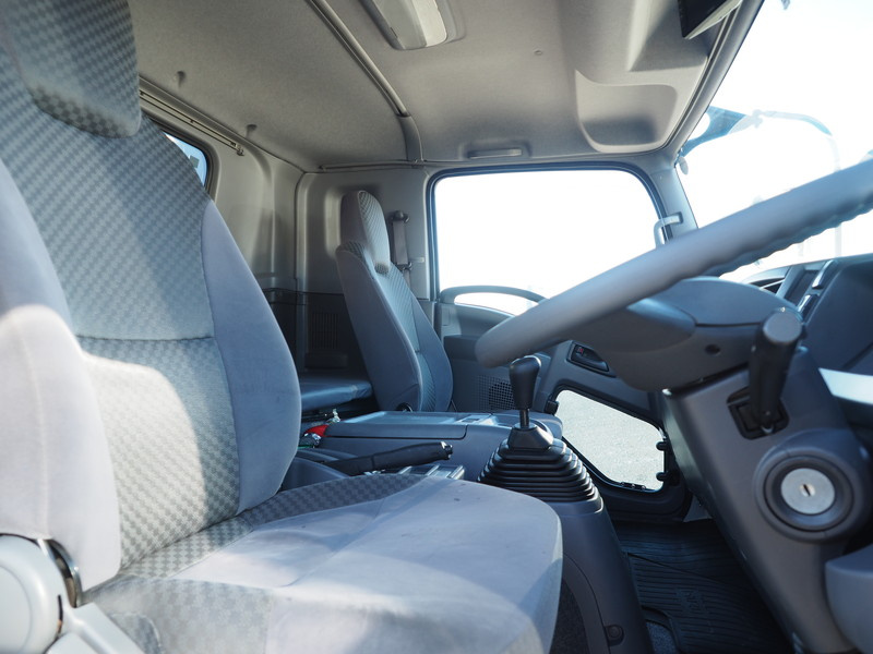 いすゞ フォワード ウイング車 中型 TKG-FRR90T2 年式 H27[写真32]