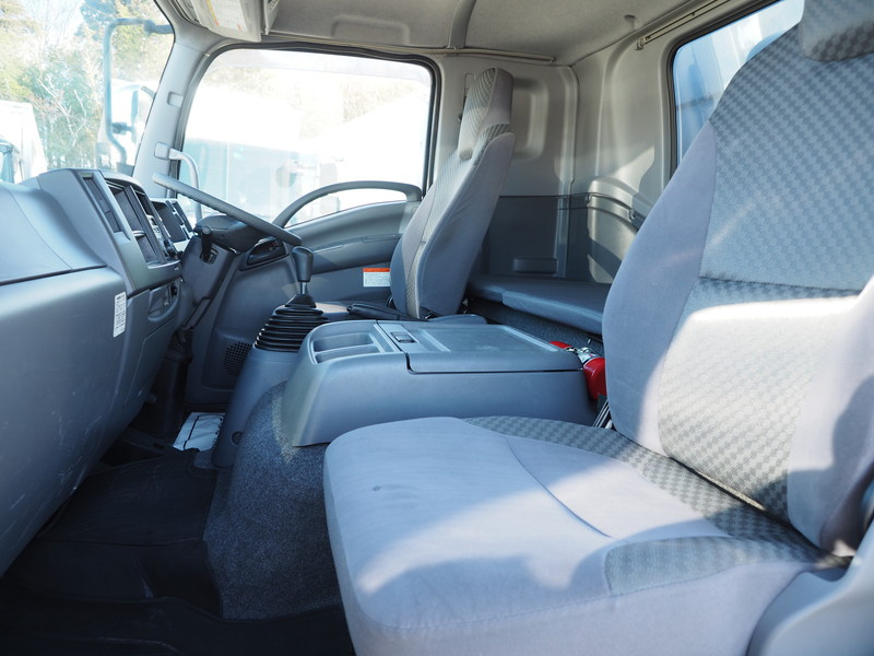 いすゞ フォワード ウイング車 中型 TKG-FRR90T2 年式 H27[写真37]