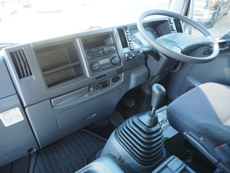 いすゞ フォワード ウイング車 中型 TKG-FRR90T2 年式 H27[写真34]