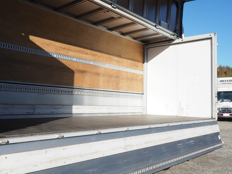 いすゞ フォワード ウイング車 中型 TKG-FRR90T2 年式 H27[写真16]