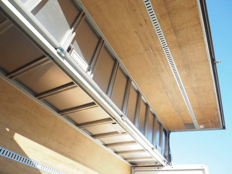 いすゞ フォワード ウイング車 中型 TKG-FRR90T2 年式 H27[写真17]