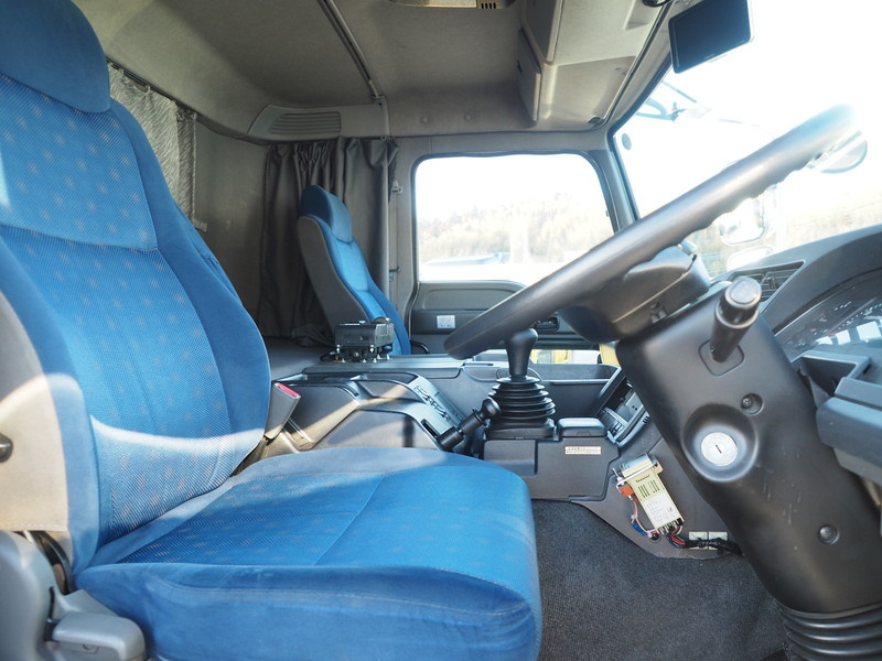 いすゞ ギガ 冷凍バン 大型 QKG-CYL77A 年式 H26[写真25]